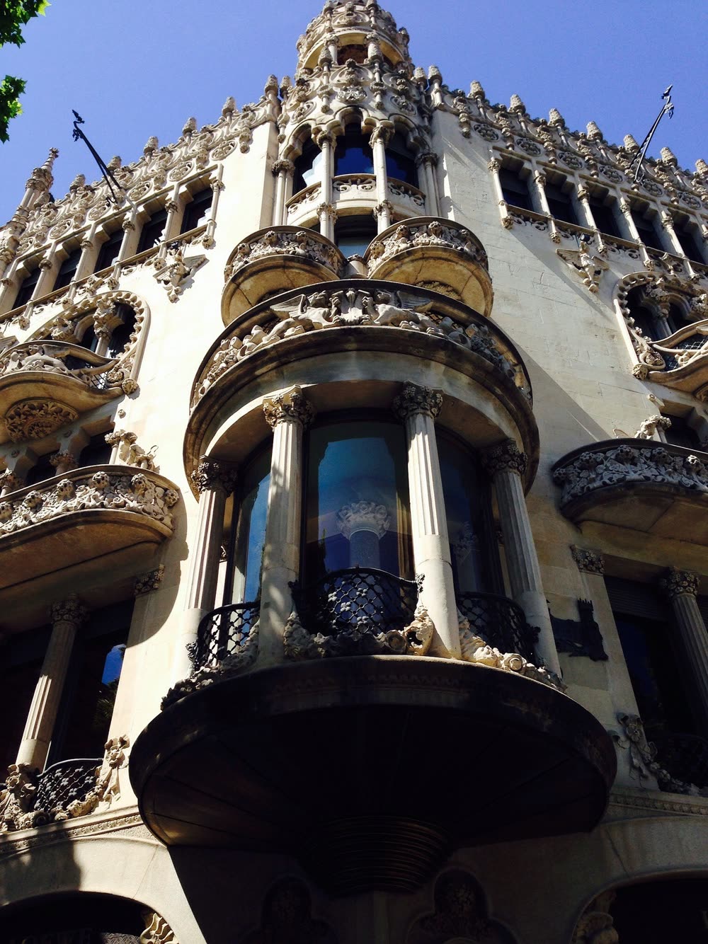 Fachada modernista en Barcelona